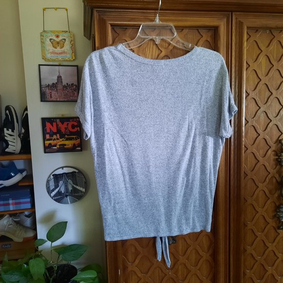 3/$15 Caution To The Wind Tie Front Soft Knit Cap Sleeve Top - Size M - Picture 2 of 15